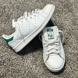 Adidas Stan Smith Shoes in white & green women size 4 1/2